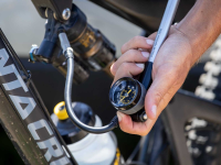 TOPEAK Dämpferpumpe POCKETSHOCK DXG – mit Manometer