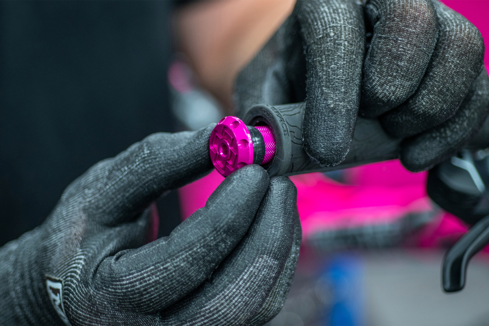 Muc-Off Claw Brush