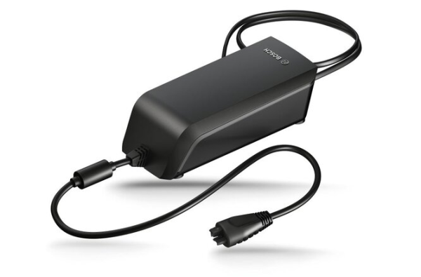 Bosch Ladegerät Fast 6 Ampere BCS250 mit Netzkabel schwarz