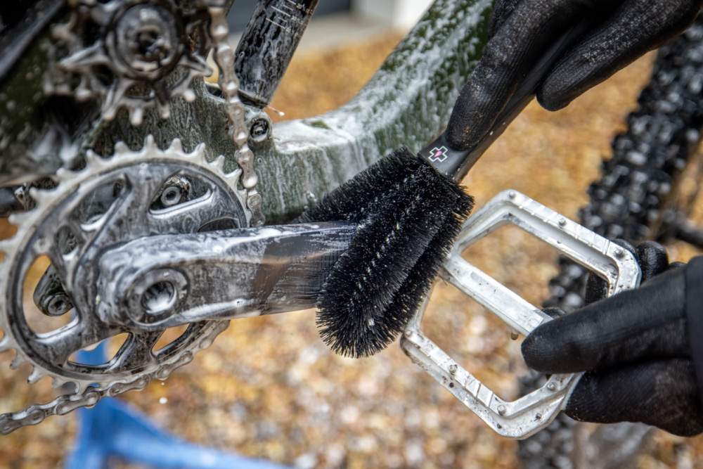 Muc-Off Brush - 2 Prong