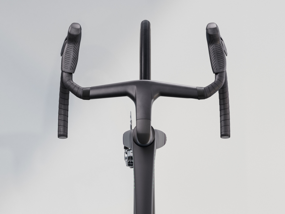 TREK Madone SLR 9 AXS ML Matte/Gloss Carbon Smoke