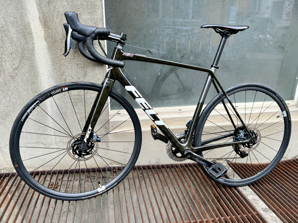 Felt FR Advanced matte carbon / white, grey 56 Force D1 DT Swi...